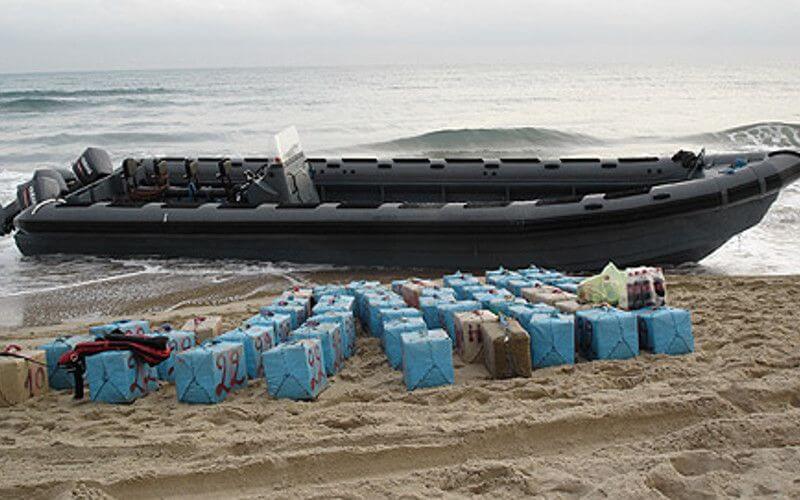 Moroccan Police Seize 700 kg of Cannabis in Beach Drug Bust