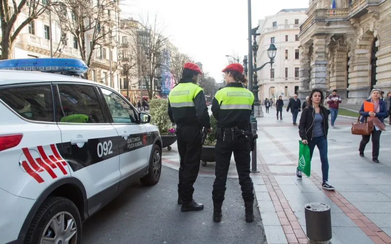 A Moroccan professor abandons his children in Spain for their "future