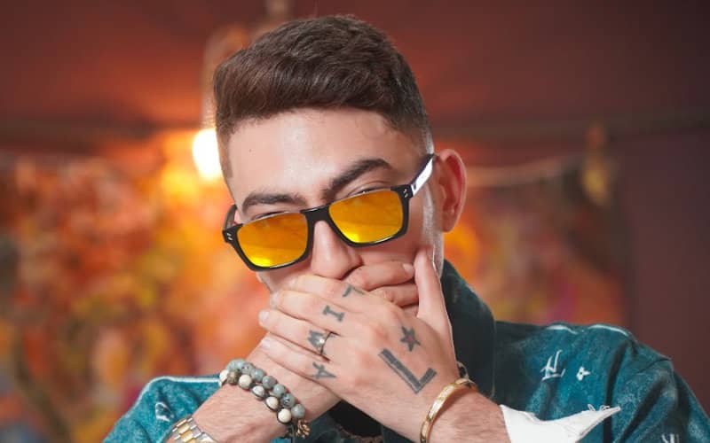 Moroccan Rapper 7liwa Detained at Anti-Vaccine Pass Protest in Rabat