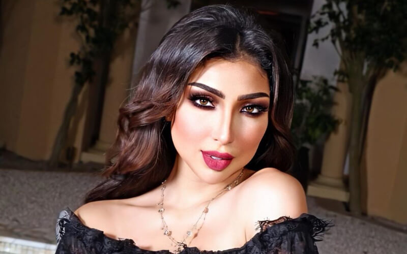 Moroccan Singer Dounia Batma Sentenced to 8 Months in 'Hamza mon bb' Blackmail Case