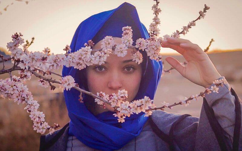 Moroccan Singer Meryem Aboulouafa Debuts Multilingual Folk-Electronic Album