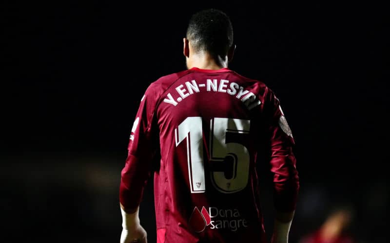 Moroccan Striker En-Nesyri Rejects Premier League Offers, Commits to Struggling Sevilla