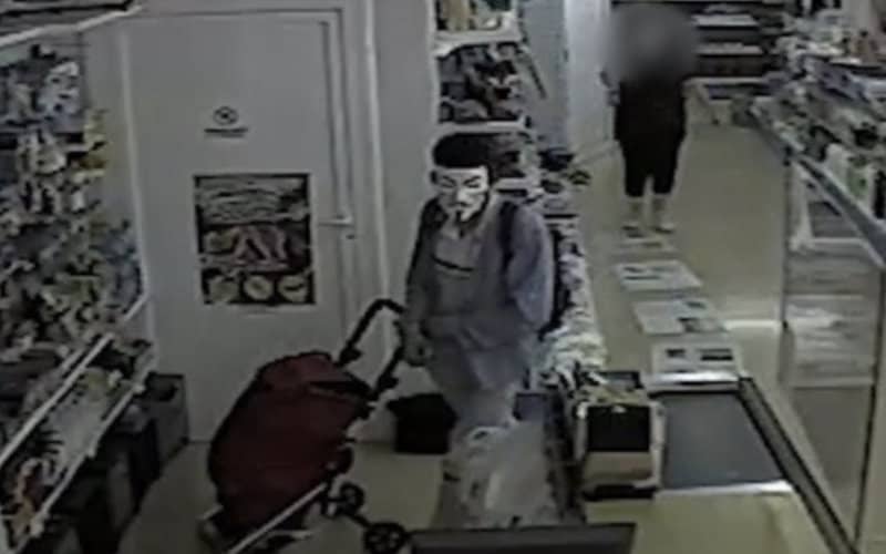 Moroccan Suspect Arrested in Barcelona Mall Robbery Using Fake Gun