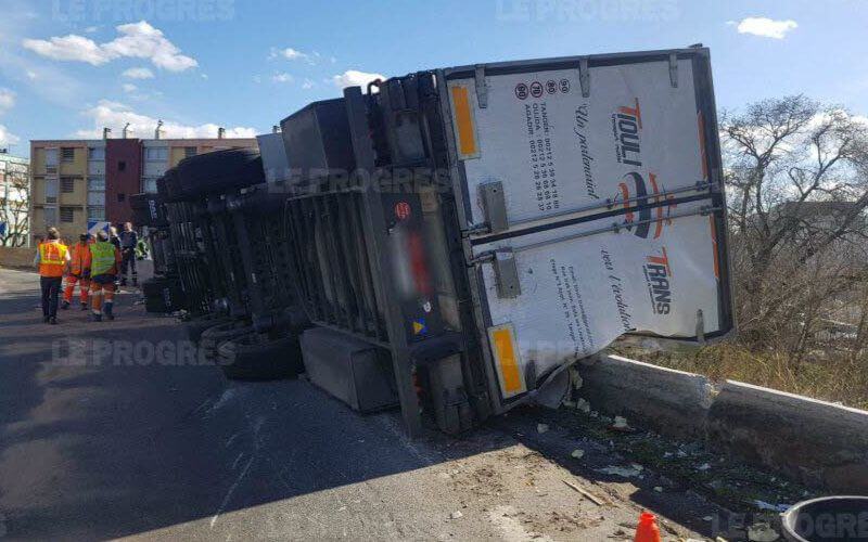 Moroccan Truck Overturns Near Lyon, Causing 4-Hour Traffic Disruption on A42