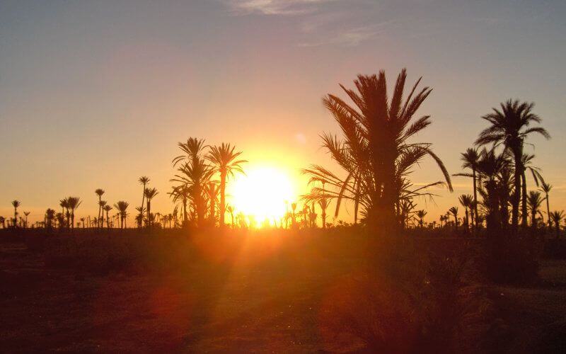 Moroccan Weather: Temperatures Soar to 35°C Amid Cloudy Skies Nationwide