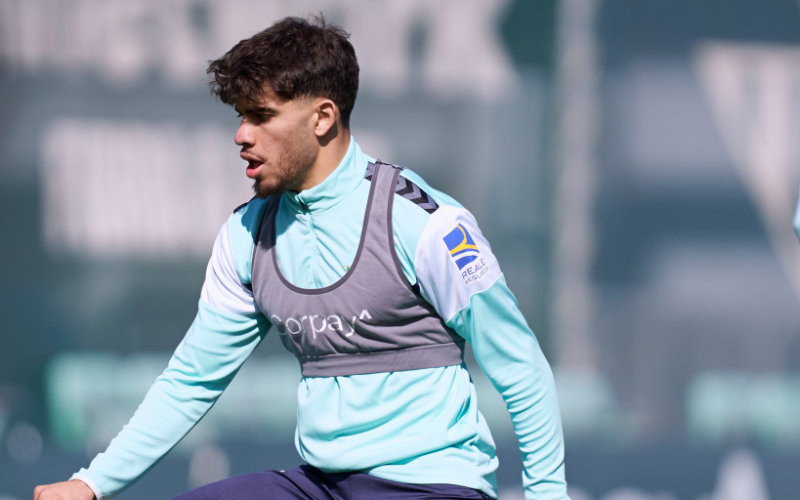 Moroccan Winger Ezzalzouli Struggles for Playing Time at Real Betis