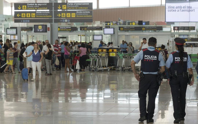 Moroccan Woman Arrested at Barcelona Airport with 2 Kilos of Hashish in Stomach