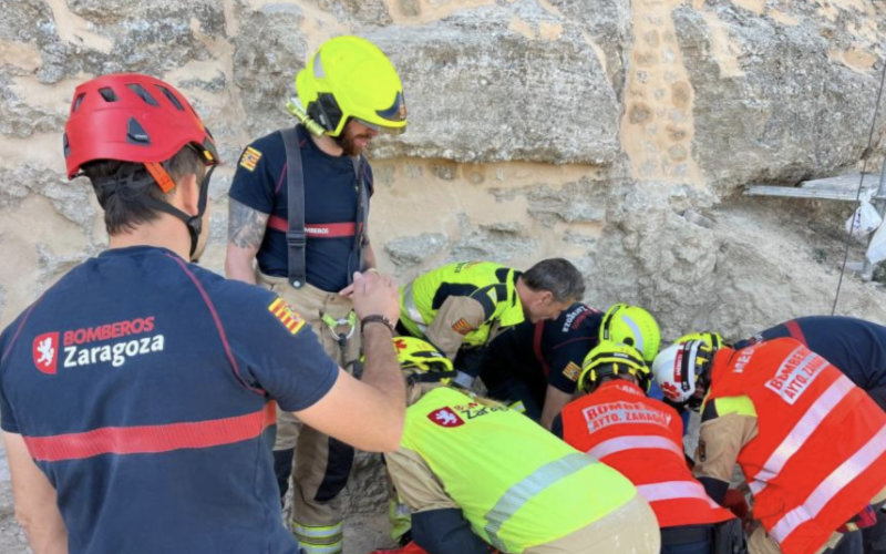 Moroccan Worker Dies in Fall from Roof During Renovation in Northern Spain