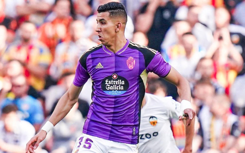 Moroccan World Cup Star El Yamiq Linked to Saudi Pro League Move