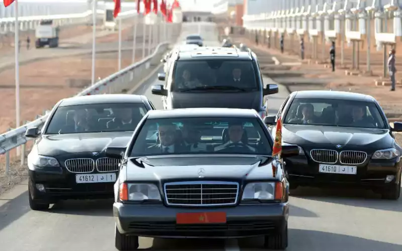 Moroccans Wait for Royal Convoy, Hoping to Share Grievances with King Mohammed VI