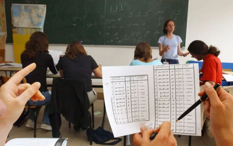 Morocco creates a service to teach the children of Moroccans living abroad Arabic, Amazigh and their history