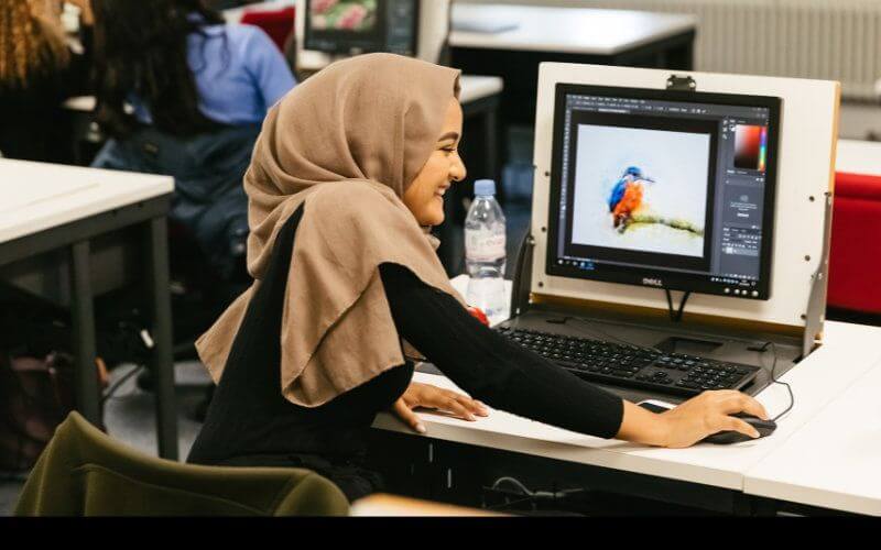 Morocco Embraces Digital Revolution in Education: AI and E-Learning Transform Classrooms