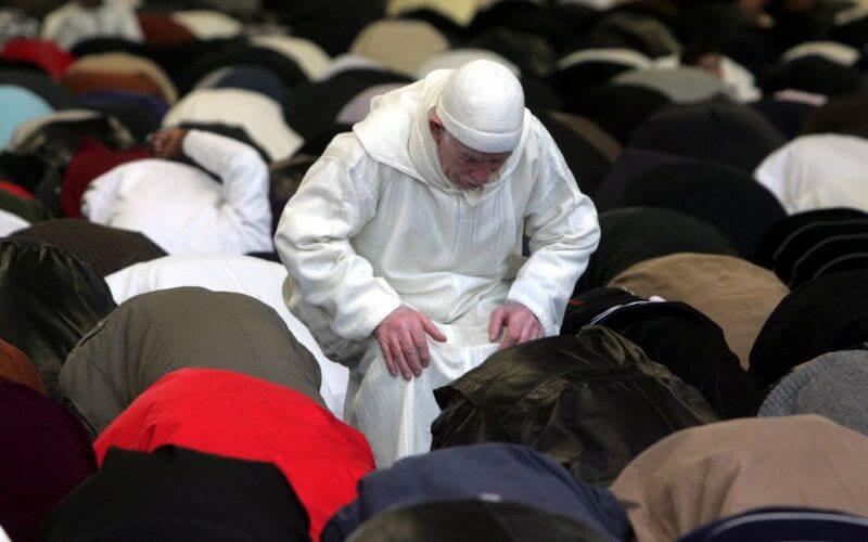 Morocco Extends Suspension of Friday Mosque Prayers Amid COVID-19 Concerns