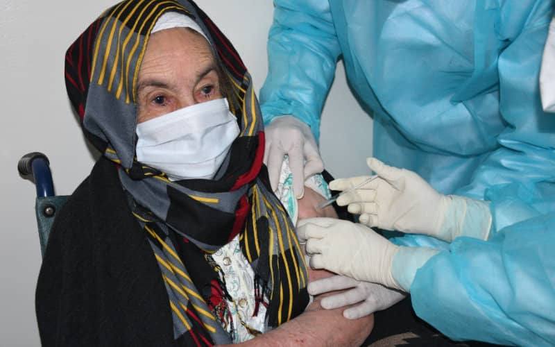 Morocco Launches French-Made App to Monitor COVID-19 Vaccine Recipients