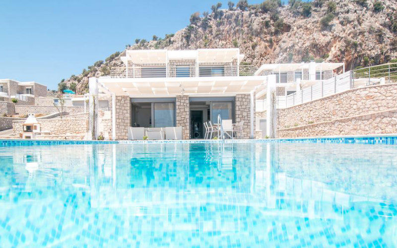 Morocco: Luxury villas on the beach, corruption and demolition