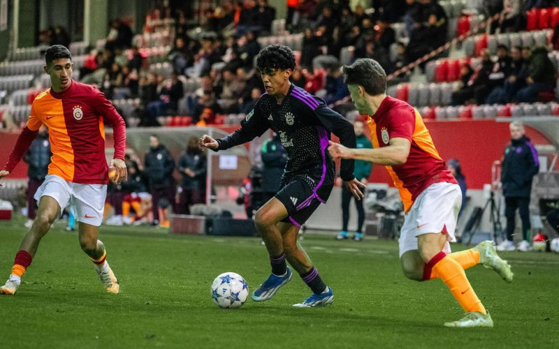 Morocco's Football Federation Pursues Bayern Munich Teen Adam Aznou Amid Nationality Uncertainty