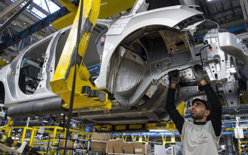 Morocco's Minimum Wage Hike Sparks Business Concerns Amid Economic Downturn