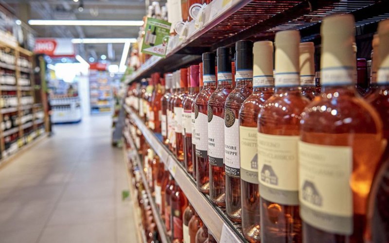 Morocco's Sin Tax Windfall: Tobacco and Alcohol to Outpace Phosphate Profits