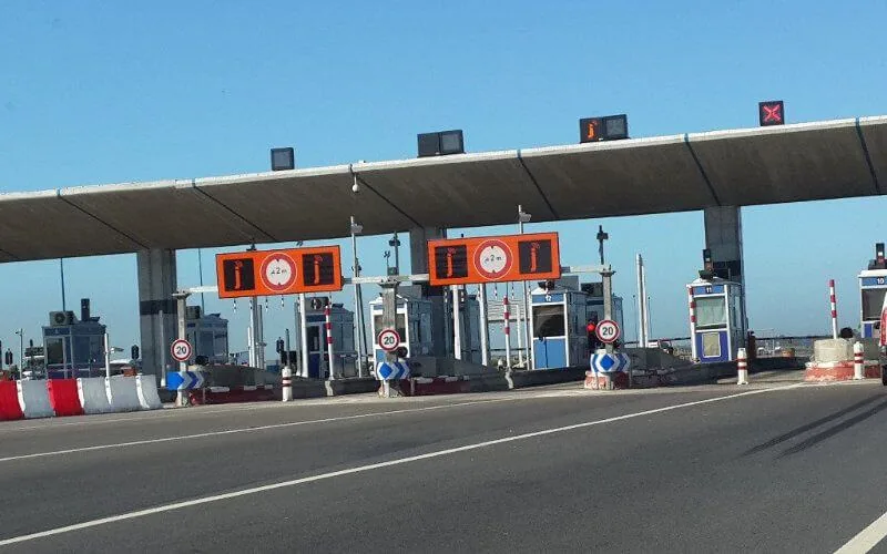 Morocco's Toll Road Revolution: Mass Layoffs as 'Jawaz' System Sparks User Outrage