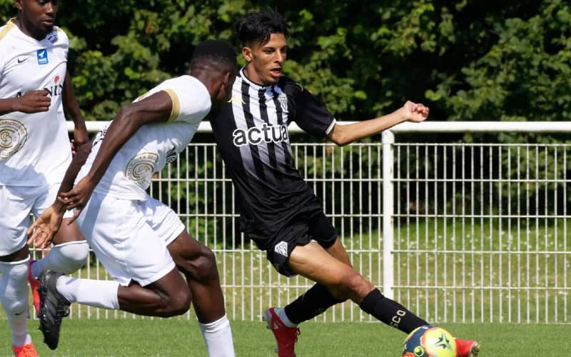 Morocco's World Cup Hopeful Ounahi Rejects Transfer Offers, Stays with Angers