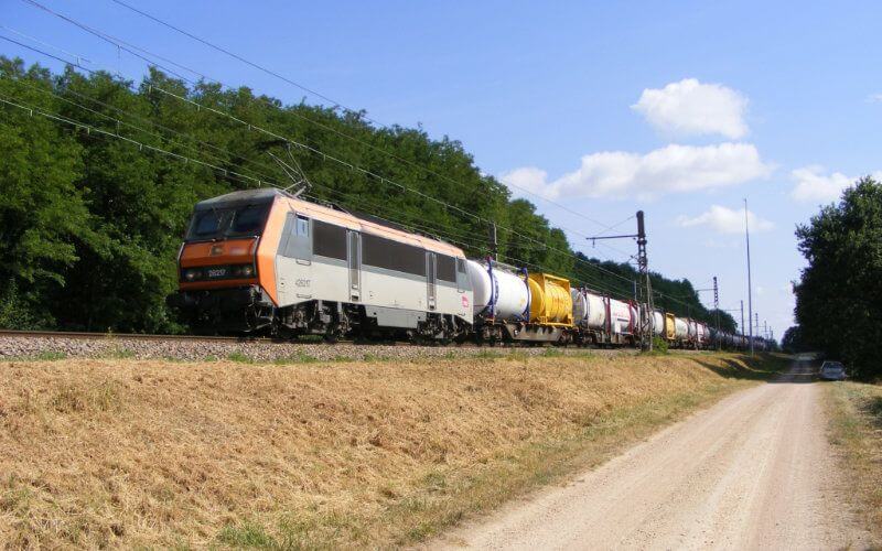 Motorcyclist Killed in Train Collision at Level Crossing in Nador, Morocco