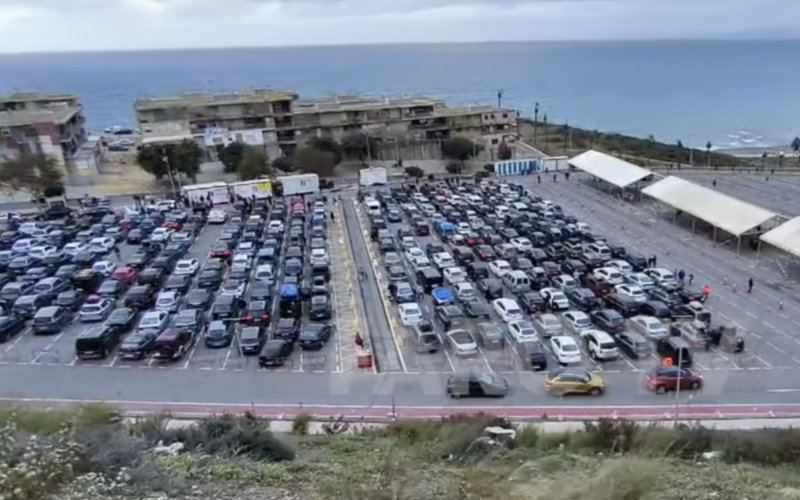 MREs: Massive traffic jams in Ceuta (video)