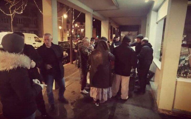 Muslim Volunteers Step Up to Feed Elderly During French Lockdown