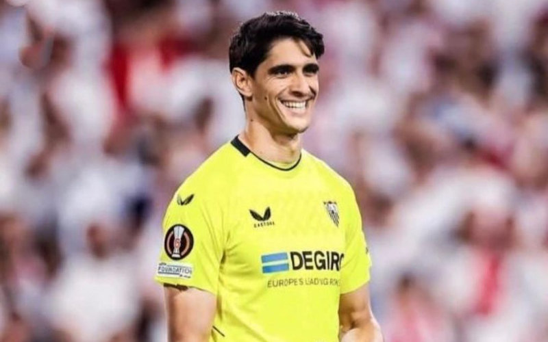 Al Nassr Eyes Moroccan Star Yassine Bono as Potential Goalkeeper Signing