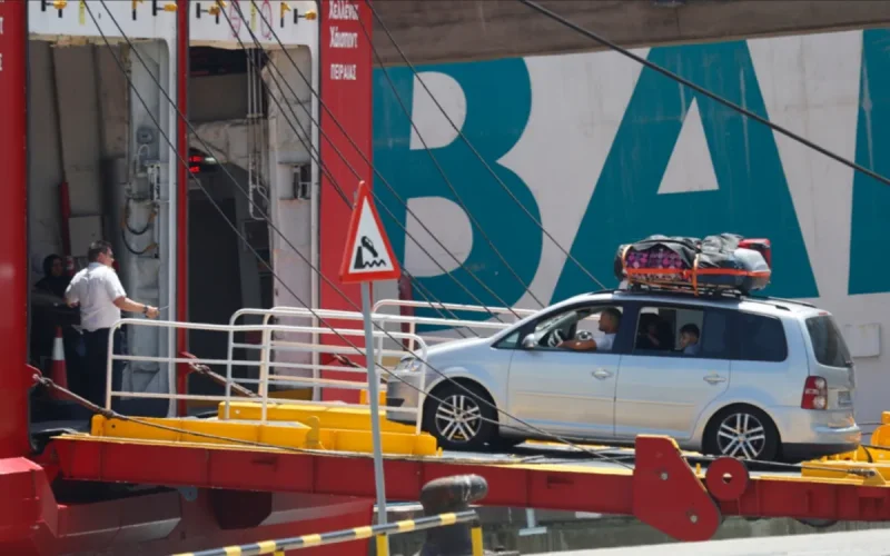 New Controls in Spain: Panic Spreads Among Moroccan Expats
