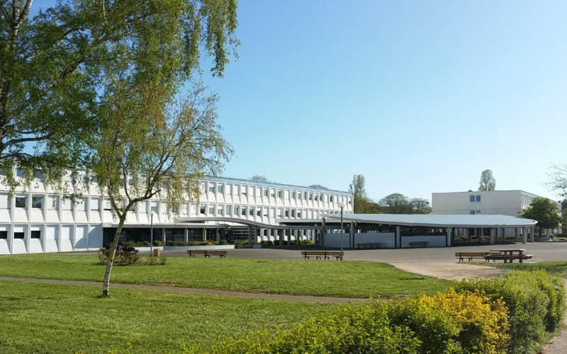 Panic at French High School Over Student's Arabic Photocopy During Memorial