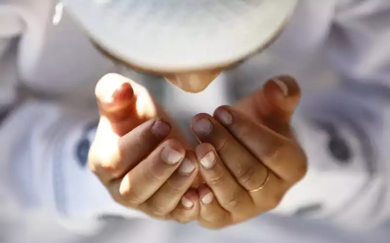 Paris Mosque Defends 'Night of Doubt' Tradition for Ramadan's End