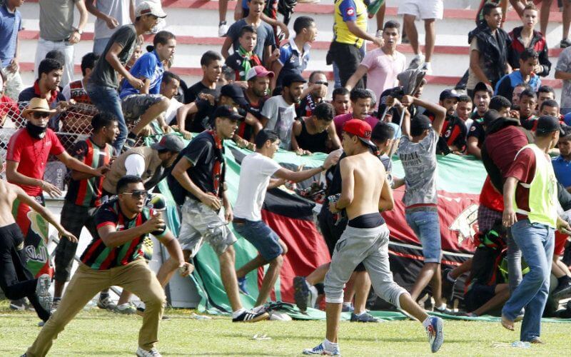 Police Arrest 19 Soccer Hooligans for Vandalism and Public Disturbance in Salé, Morocco