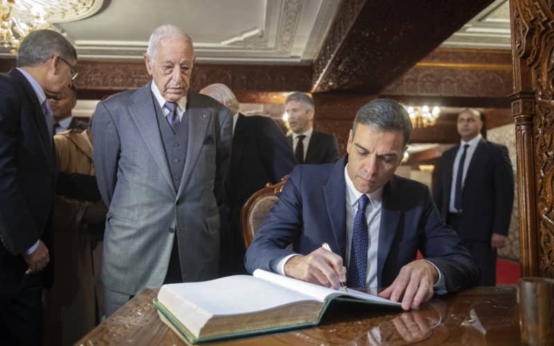 Poll: Majority of Spaniards Say Government Too Soft on Morocco in Migrant Crisis