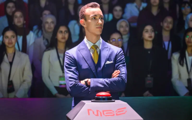 Prince Moulay Hassan Breaks Royal Protocol With Bold Hand Gesture