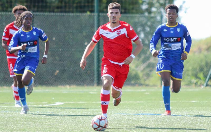 Promising Moroccan Midfielder Yacine El Amri Signs 3-Year Pro Deal with Valenciennes FC