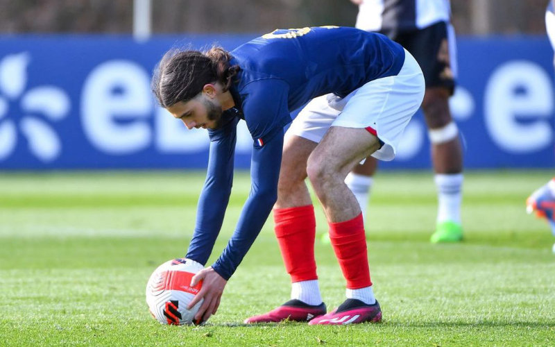 PSG Secures Rising Star Ilyes Housni with Professional Contract Through 2026
