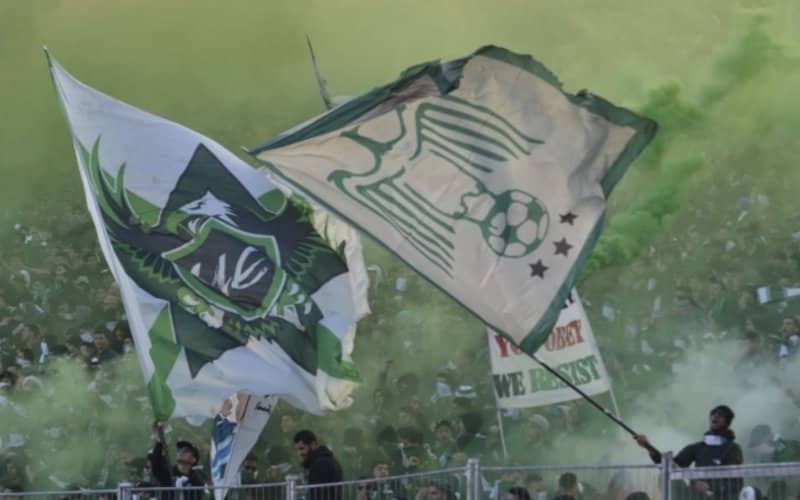 Raja Casablanca Fans Show Solidarity with Algeria After World Cup Elimination