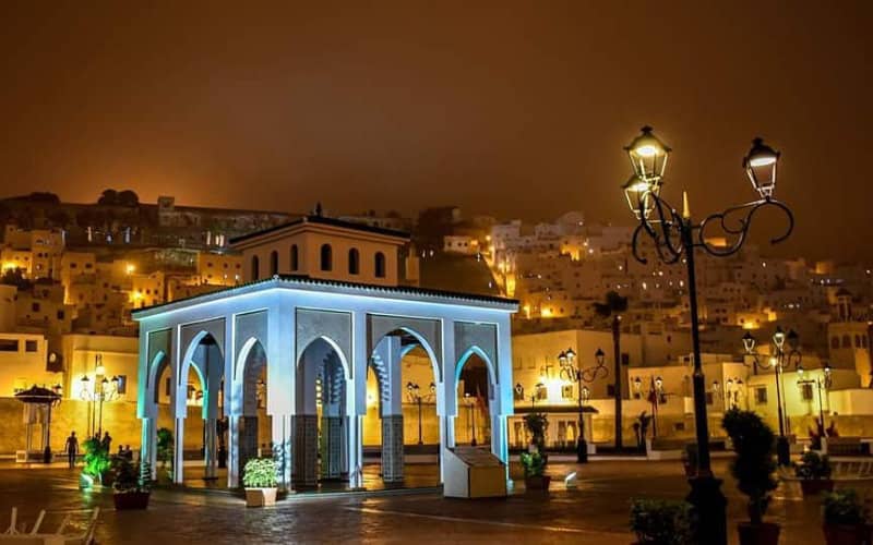 Ramadan Controversy: Man Confronts Women Over Attire in Moroccan City