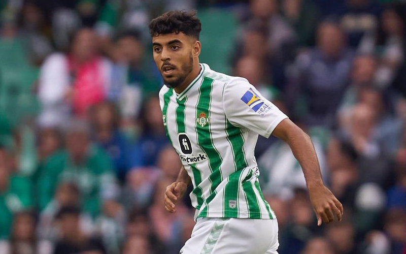 Real Betis Seeks to Secure Moroccan Defender Chadi Riad in €3 Million Deal