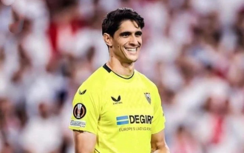 Real Madrid Eyes Sevilla's Bounou as Goalkeeper Transfer Target