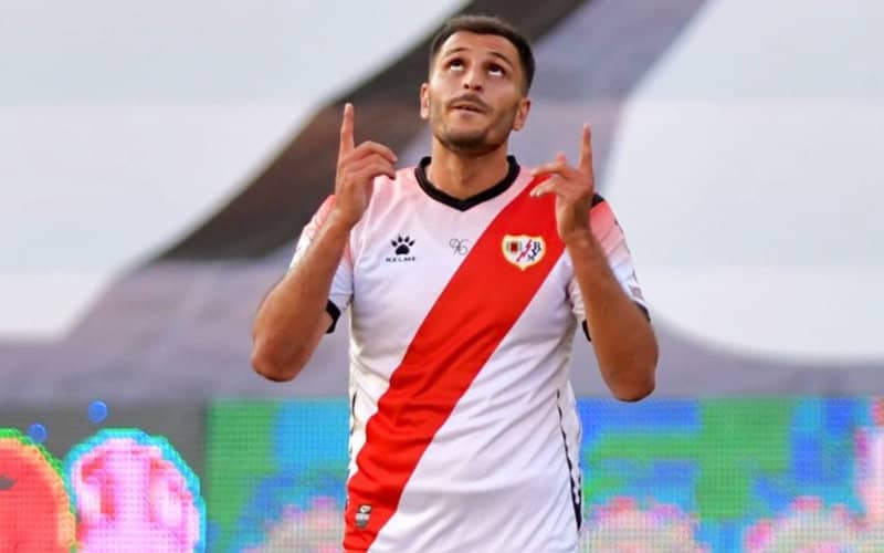 Real Sporting Pursues Rayo Vallecano's Yacine Qasmi for Winter Transfer