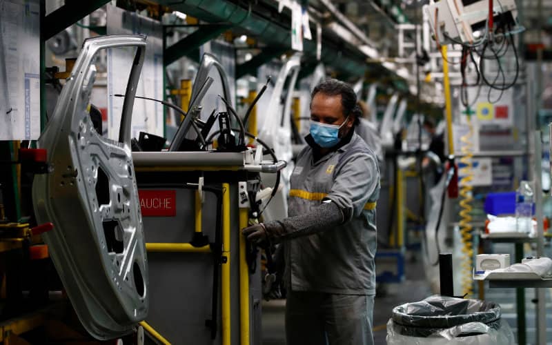 Renault to Shutter Historic Flins Plant, Pivot to Vehicle Recycling by 2025