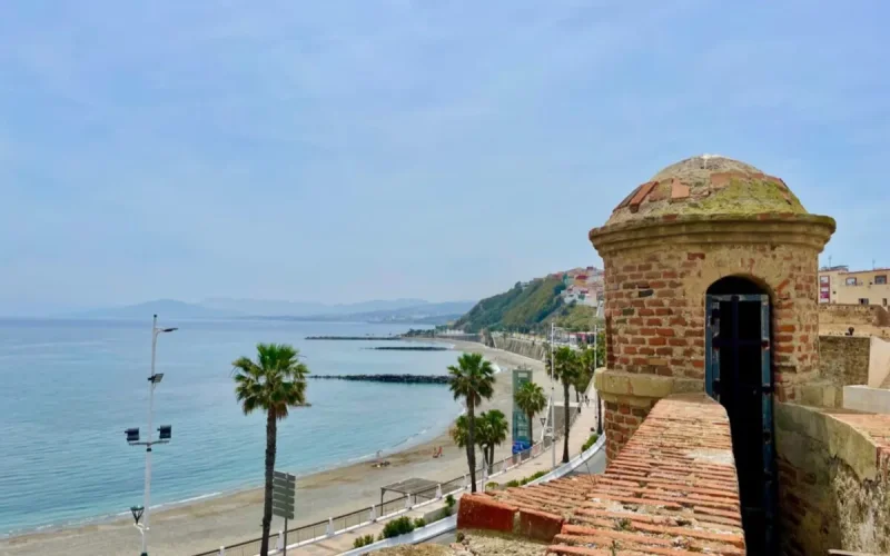 “Return Sebta and Melilla to Morocco”: an opinion piece published in El País sets Spain ablaze