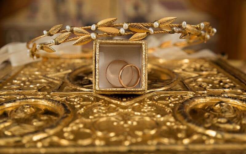 Royal Palace Jewelry Theft Ring Busted: 25 Accused, Including Police Officer