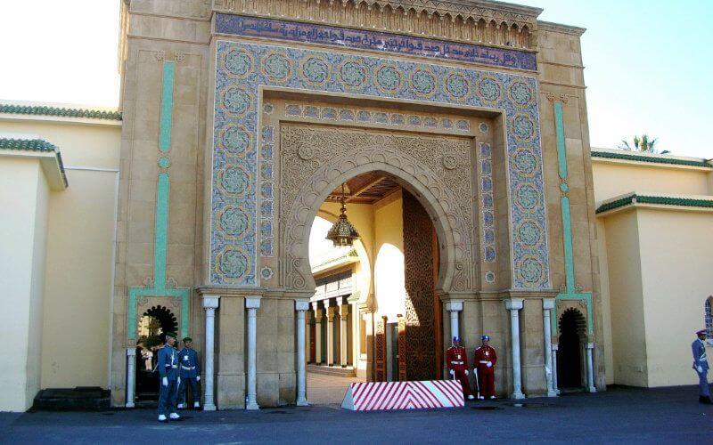 Royal Palace Scammer: Soldier Arrested for Defrauding Victims with False Promises