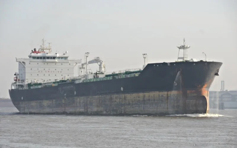Russian tanker stranded in Tangier: the last-chance operation to avoid an oil spill