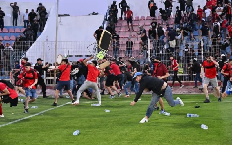 Safi: chaos after Algerian supporters' invasion