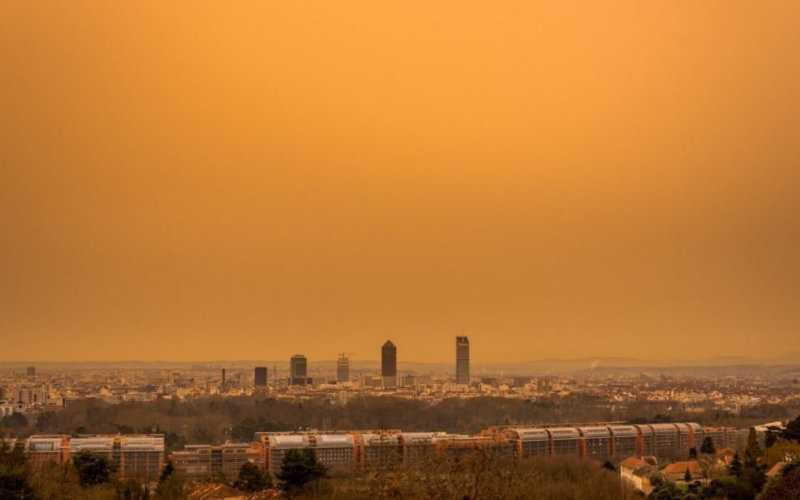 Saharan Sand Cloud Blankets Southern France, Turning Skies Orange