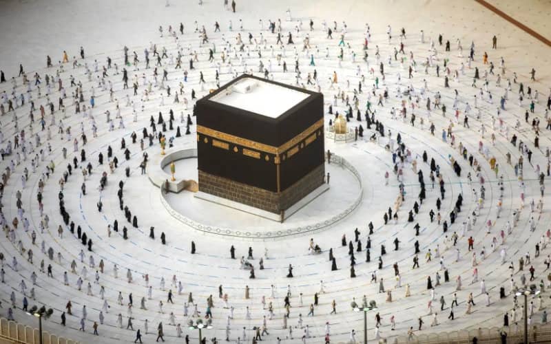Saudi Arabia Reopens Omra Pilgrimage to Vaccinated Foreigners, Boosting Travel Sector