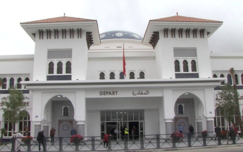 Security Guard Prevents Suicide Attempt at Tangier Bus Station After Breakup